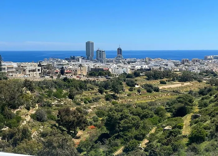 Amora Sky Line Views And Billiards By Haven And Keys Malta
