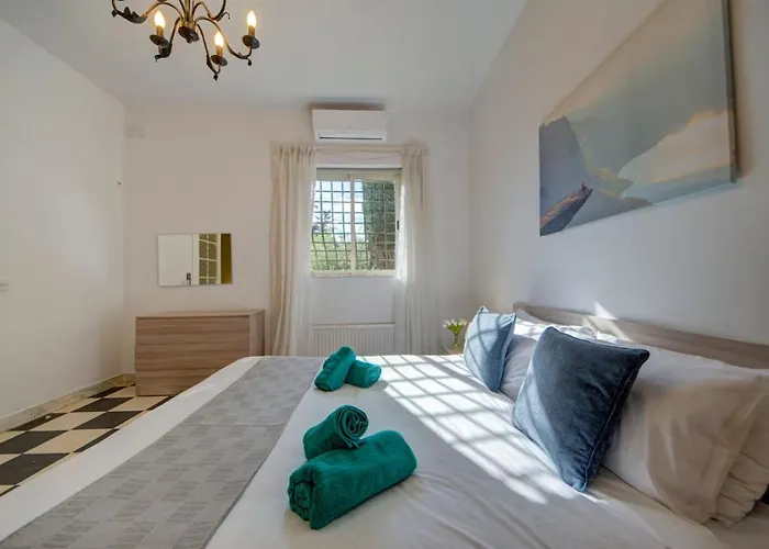 Amora Sky Line Views And Billiards By Haven And Keys Malta Villa