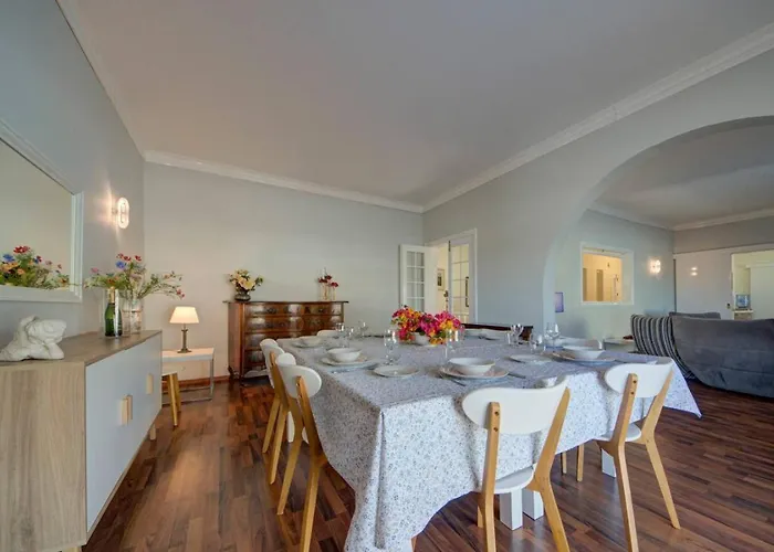 Villa Amora Sky Line Views And Billiards By Haven And Keys Malta *