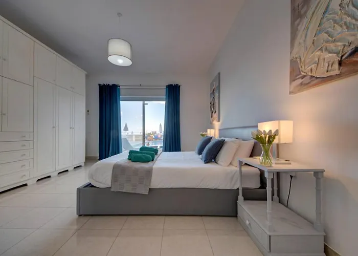 Amora Sky Line Views And Billiards By Haven And Keys Malta * Is-Swieqi