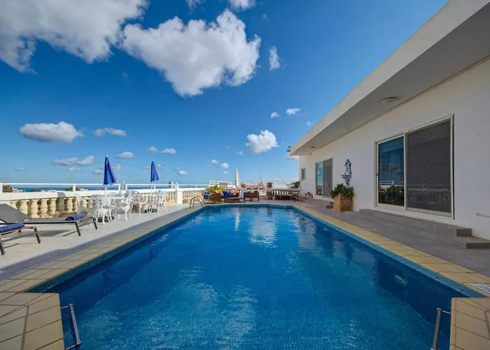 Amora Sky Line Views And Billiards By Haven And Keys Malta *
