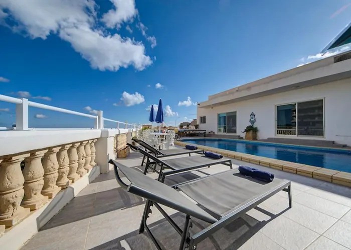 Amora Sky Line Views And Billiards By Haven And Keys Malta *