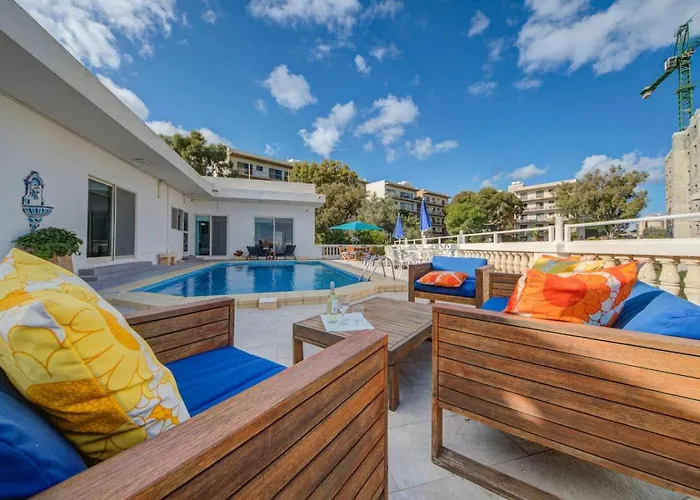 Villa Amora Sky Line Views And Billiards By Haven And Keys Malta Is-Swieqi