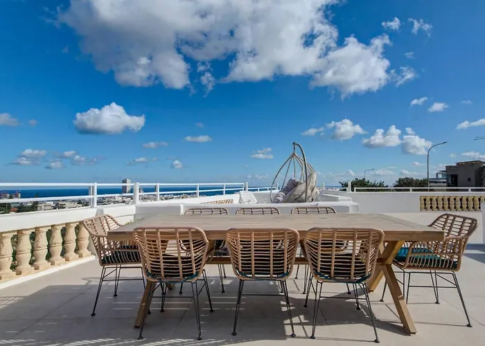 Amora Sky Line Views And Billiards By Haven And Keys Malta * Is-Swieqi