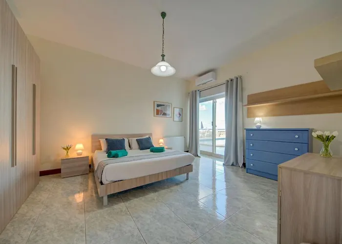 Vilă Amora Sky Line Views And Billiards By Haven And Keys Malta