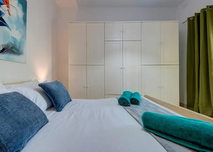 Amora Sky Line Views And Billiards By Haven And Keys Malta