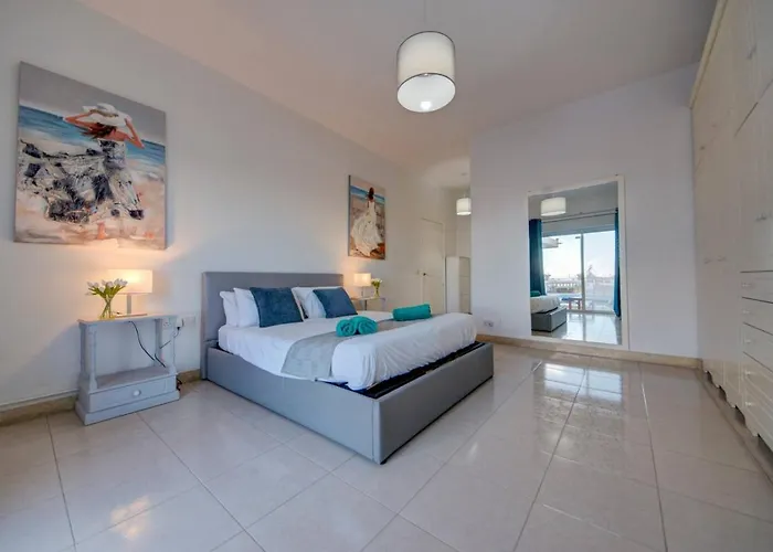 Amora Sky Line Views And Billiards By Haven And Keys Malta *