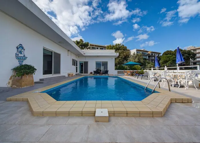 Amora Sky Line Views And Billiards By Haven And Keys Malta *