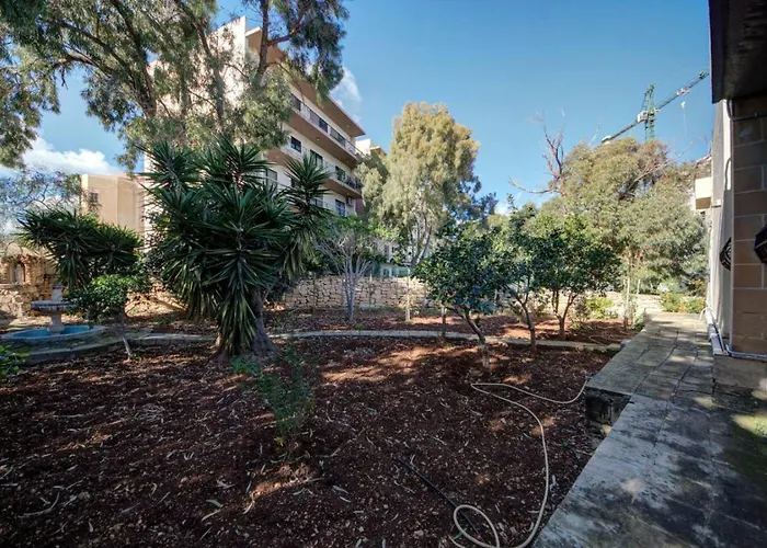 Amora Sky Line Views And Billiards By Haven And Keys Malta *